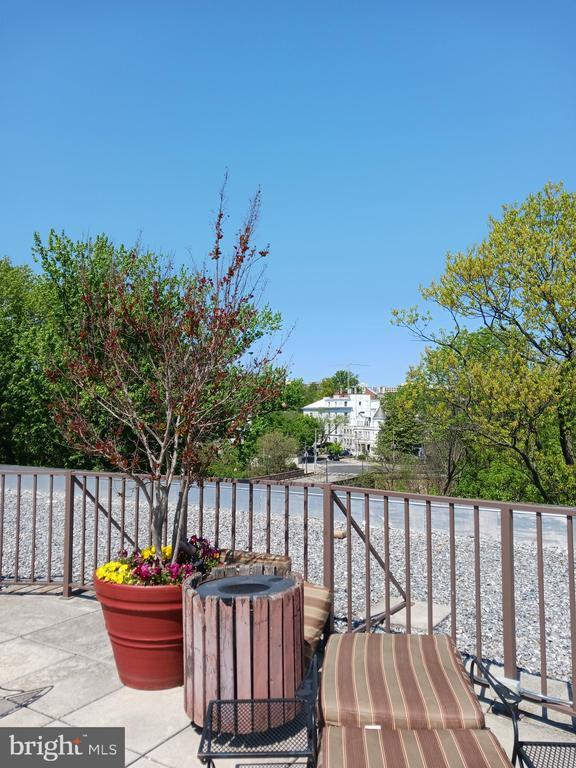 Building Photo - 2500 Q St NW