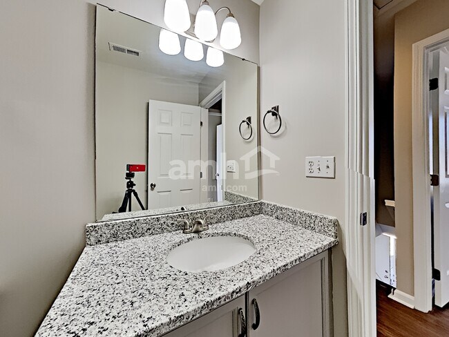 Building Photo - 113 Barrington Dr