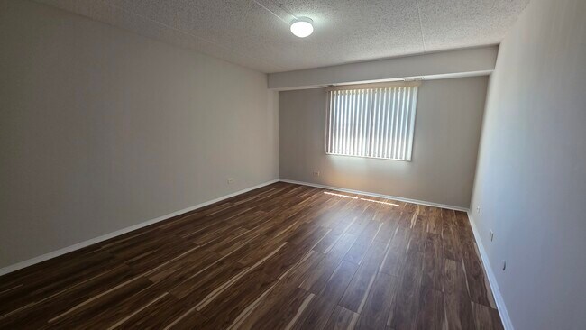 Building Photo - 475 Plum Creek Dr