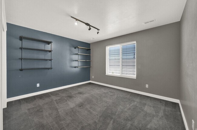 Building Photo - 774 Star Spangled Dr