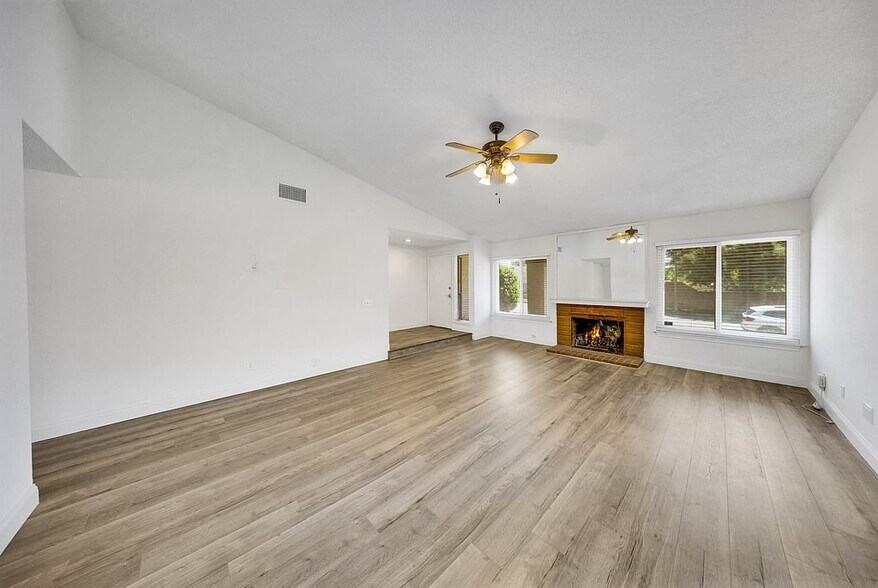 Building Photo - 7750 Perlite Ct