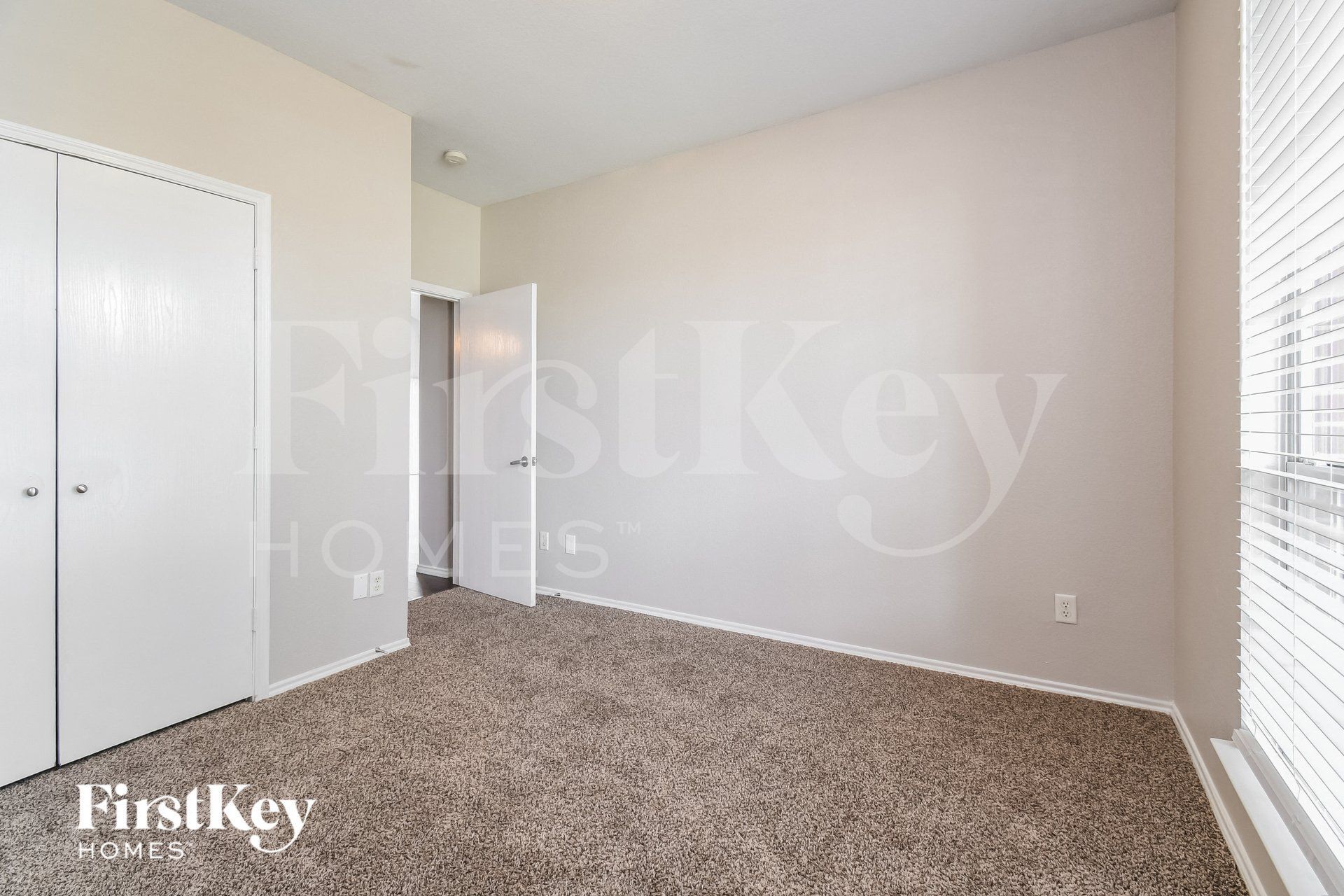 Building Photo - 1101 Vista View Dr