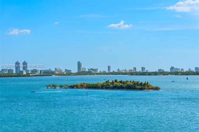 Building Photo - 2000 N Bayshore Dr