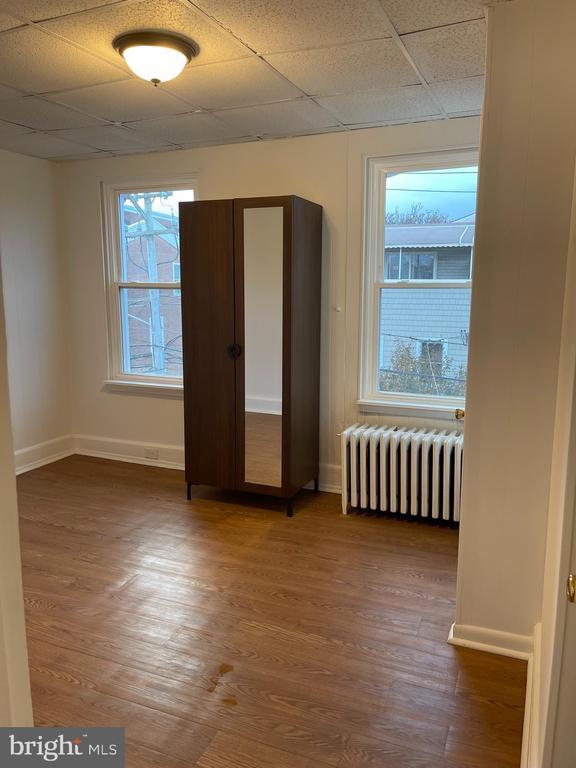 Building Photo - 613 S 8th St