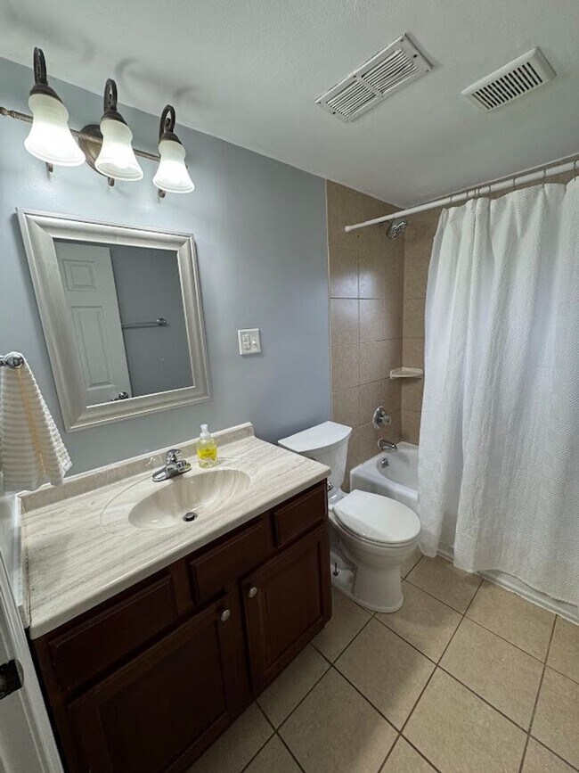 Building Photo - 3 bedroom Ferndale ranch