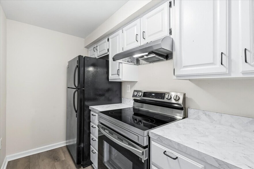 Building Photo - 819 Stratford Way