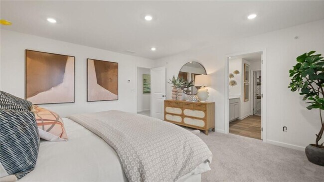 Building Photo - 2084 Pecan Dr