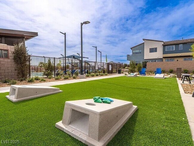 Building Photo - 9735 Terra Cyn St