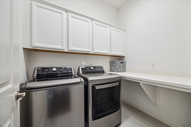 Building Photo - 18311 Windspring Falls Ln