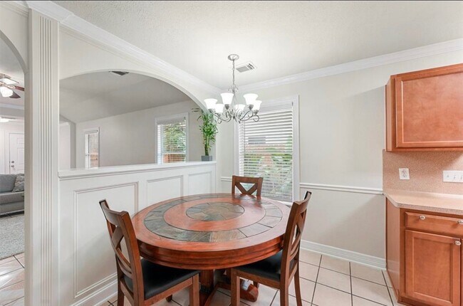 Building Photo - 1614 York Creek Dr