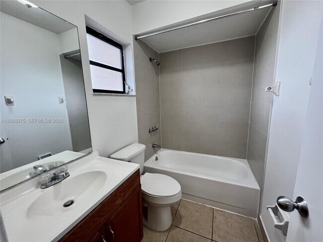 Building Photo - 1095 W 37th St