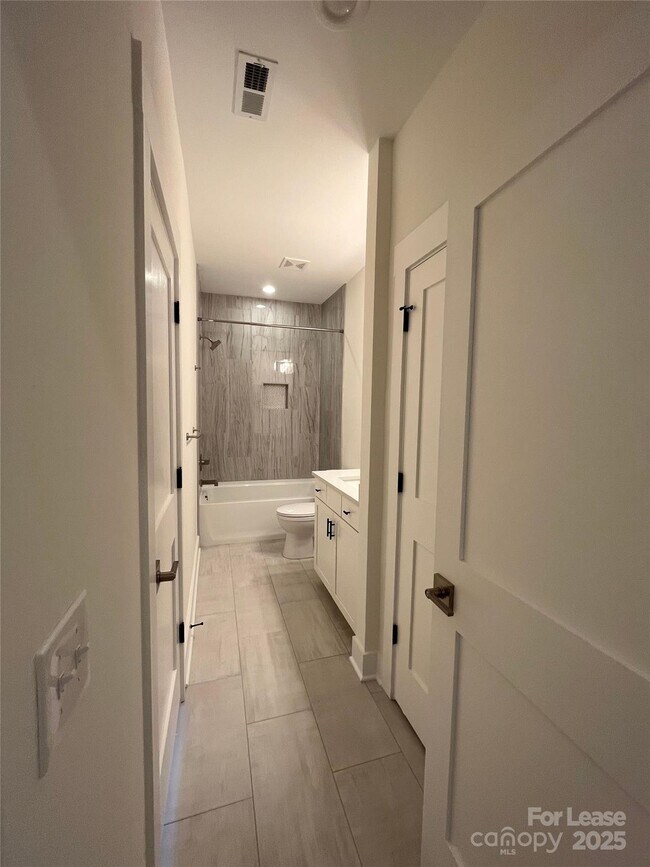 Building Photo - 1608 Julia Maulden Pl