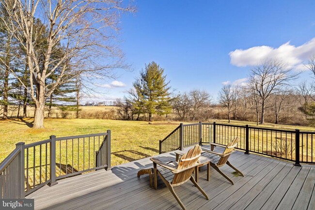 Building Photo - 10486 Lord Fairfax Hwy