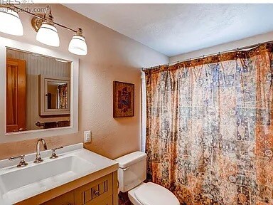 Building Photo - 1872 Del Rosa Ct