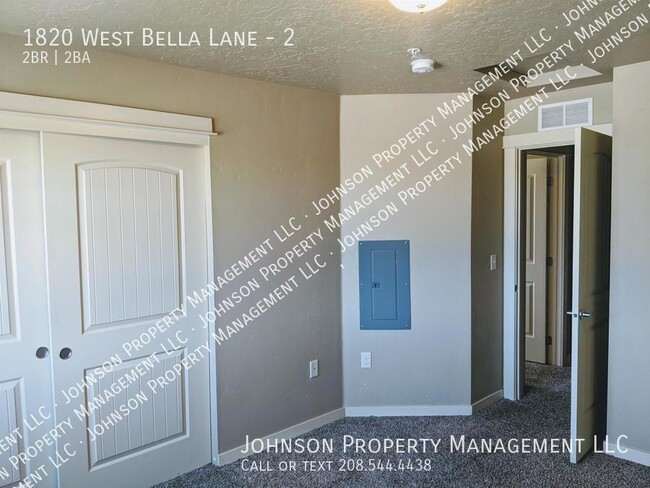 Building Photo - Comfortable Living at the Bella Commons Ap...