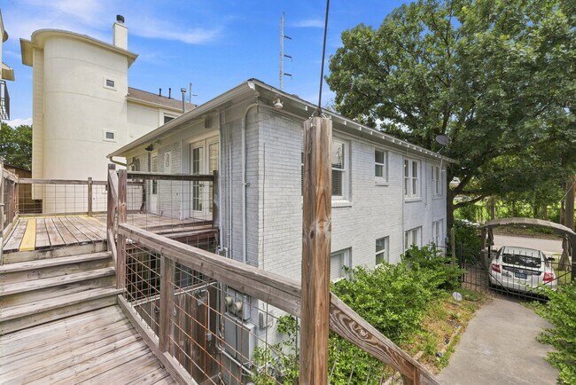 Building Photo - 1518 Ridgewood St