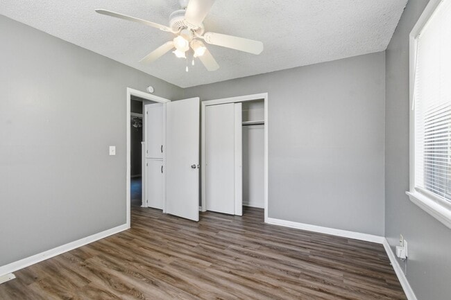 Building Photo - 3 Bed | 1 Bath | Close to Downtown Tulsa