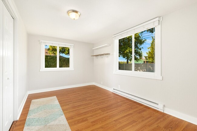 Building Photo - White Center/Burien 3 Bedroom Rambler - Large Fenced Yard