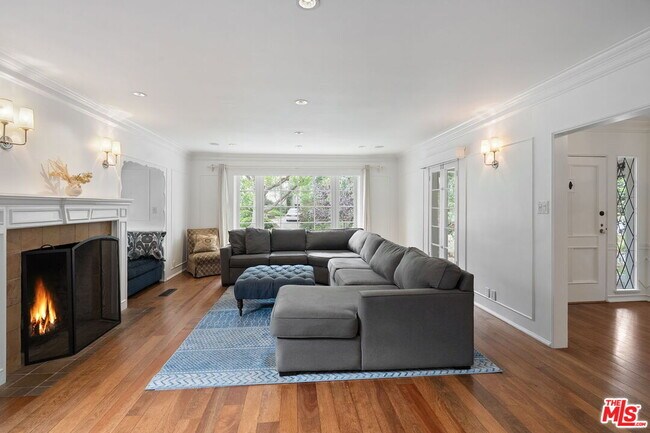Building Photo - 2825 Haddington Dr