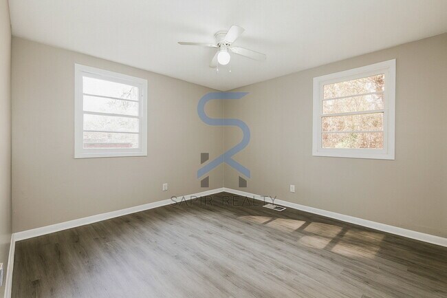 Building Photo - Move in before November 30th and choose your reward: a $250 Amazon Gift Card or a 55 Smart TV!