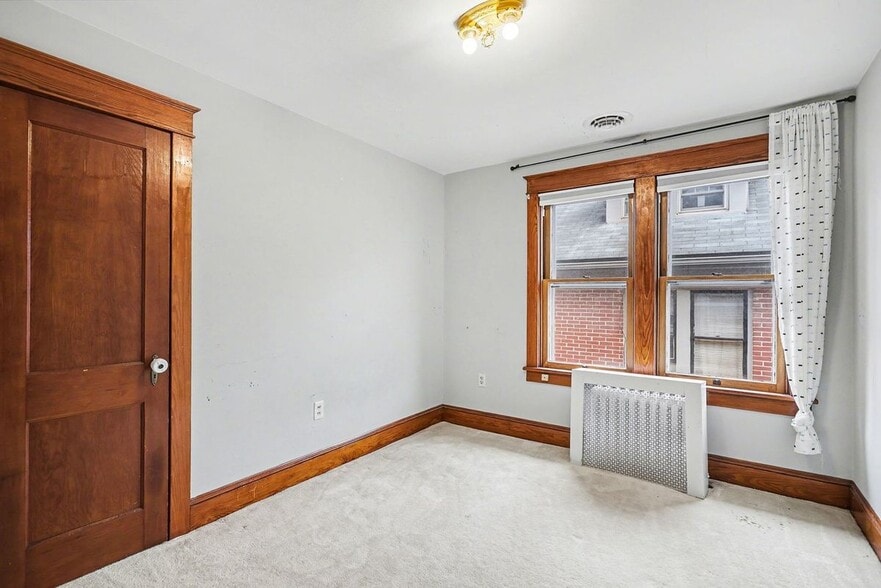 Building Photo - 144 Seminary Ave