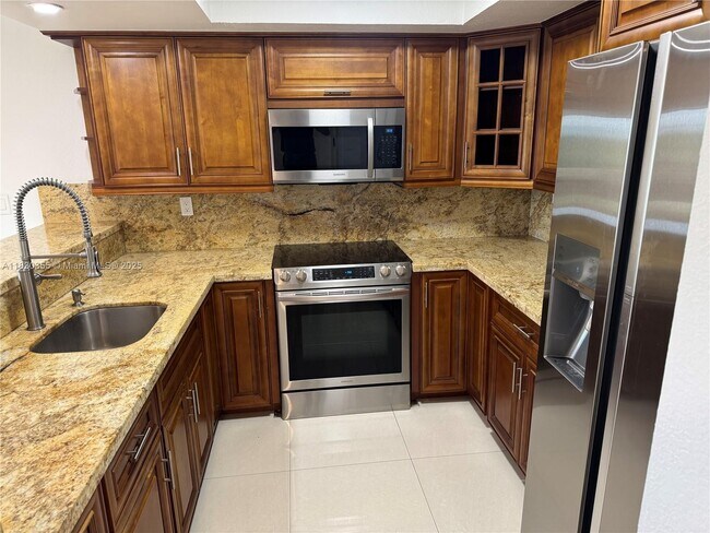 Building Photo - 9285 SW 125th Ave