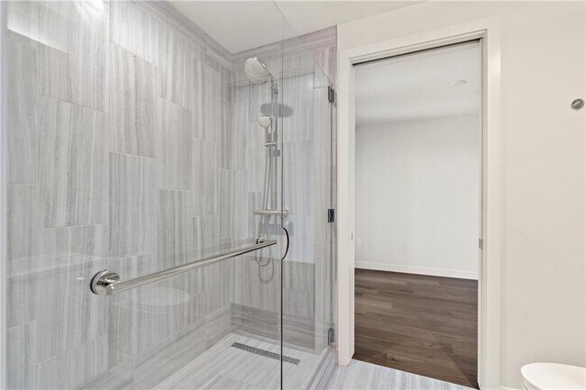 Building Photo - 44 East Ave