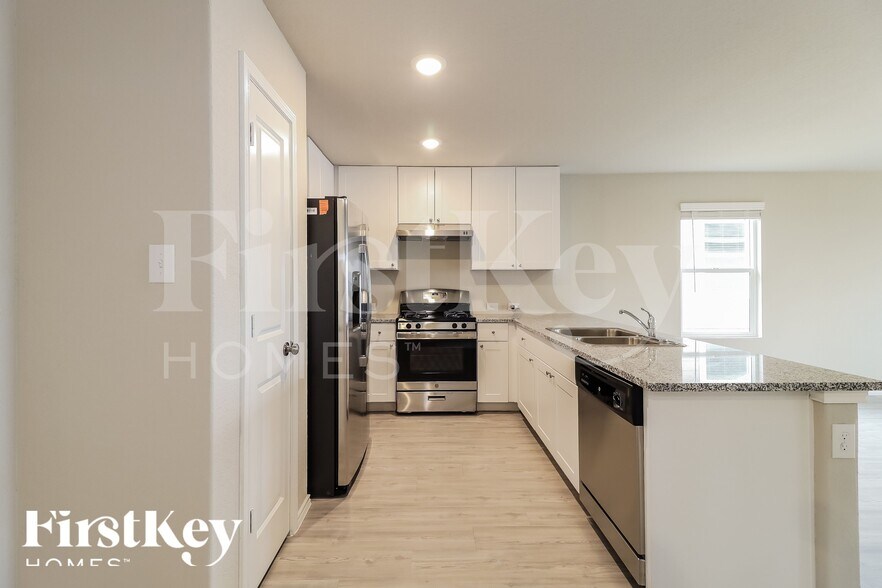 Building Photo - 13124 Thyme Wy