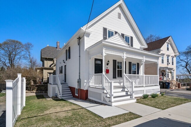 Building Photo - 16 Devens St