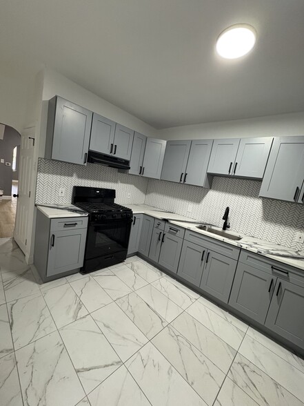 Primary Photo - 906 N 4th St