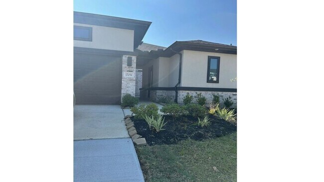 Primary Photo - 17051 Luminous Ln
