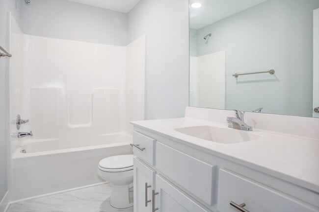 Building Photo - SEE IT NOW: Beautiful home in Avondale, MO!