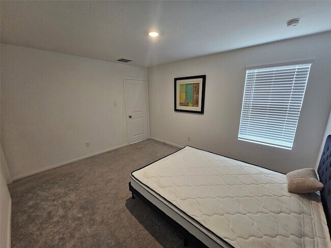 Building Photo - 28751 Texas Plns Dr