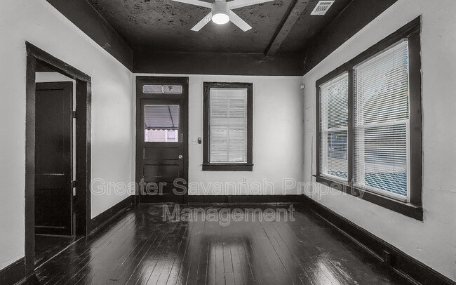 Building Photo - 2221 Harden St