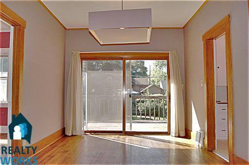 Building Photo - Super Cool bungalow in the Country Club ne...