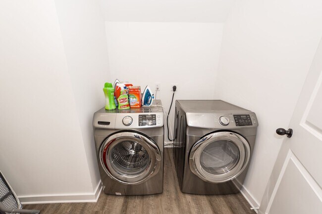 Building Photo - 4 Bedroom 3 Bath Home in Windsor Hill - North Charleston