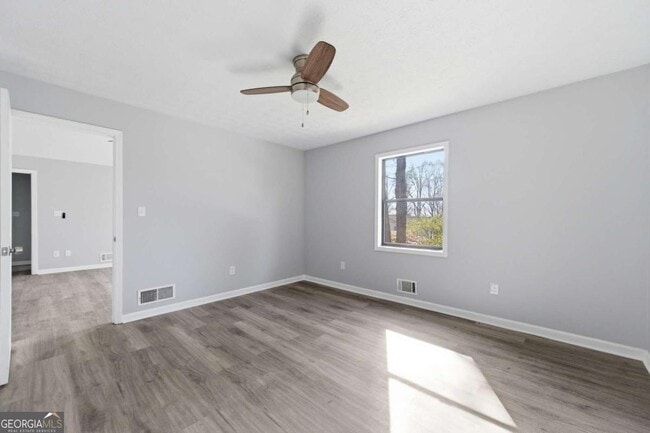 Building Photo - 4380 Cary Dr SW