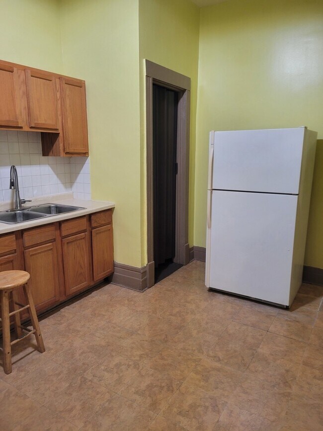 Building Photo - 3231 W Flournoy St