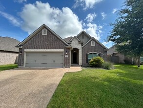 Building Photo - 15623 Shady Brook Ln