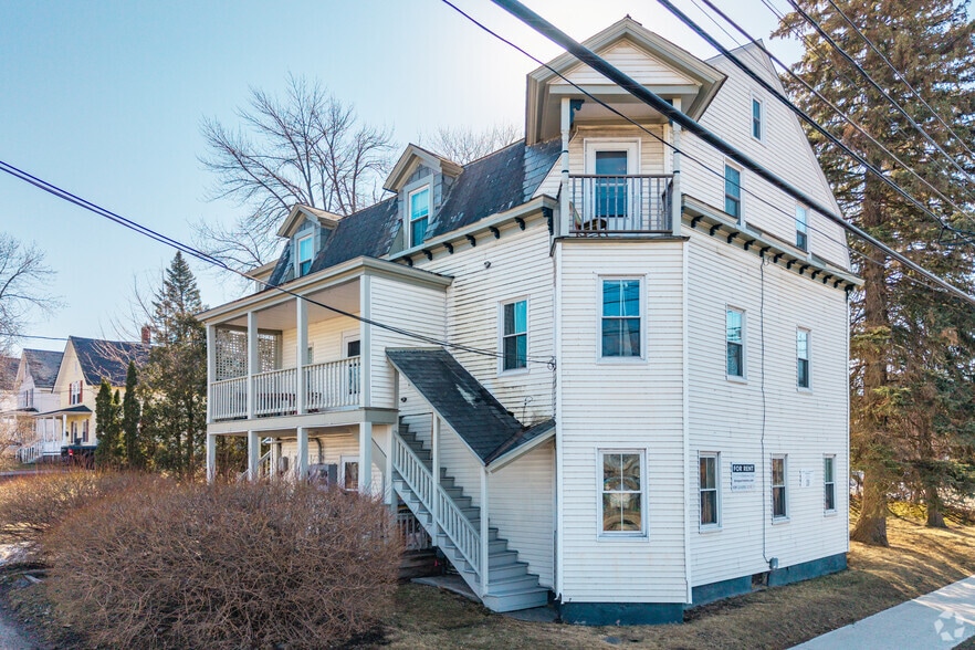 Building Photo - 1-5 Pine Pl