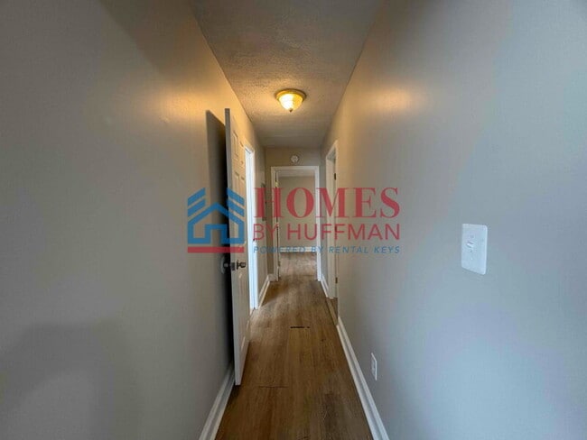Building Photo - Westside | Two Bedroom House | Move in Ready