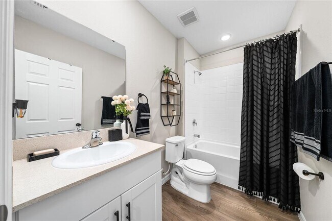 Building Photo - 5008 Starboard St