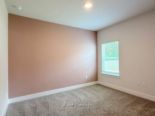 Building Photo - 6052 Rutherford Lp