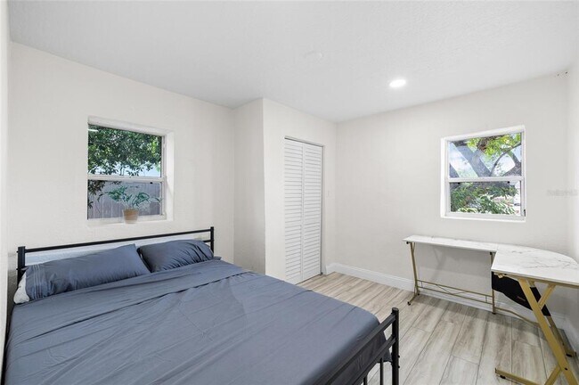 Building Photo - 4920 30th Ave N