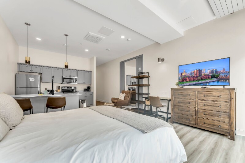 Building Photo - 888 Delaware Ave