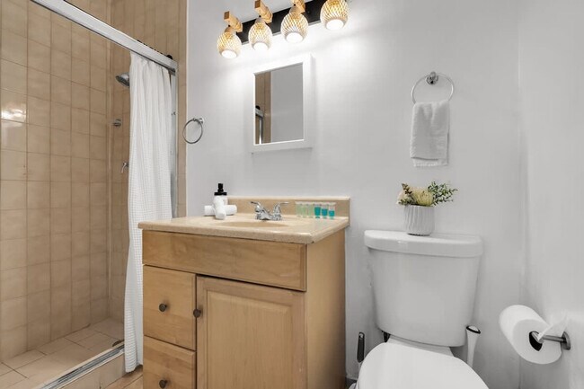 Building Photo - 19720 NE 26th Ave