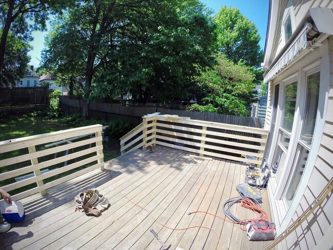 Building Photo - 5444 Claybourne St