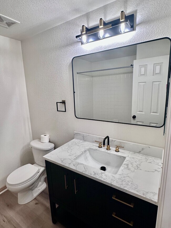 Building Photo - 6230 Grand Mesa Dr
