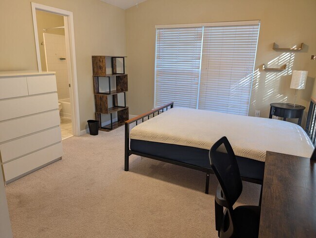 Building Photo - 3 Bedroom Townhome Woodlands of Clemson