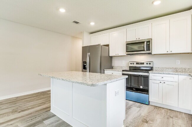 Building Photo - Contemporary Living in Milton!